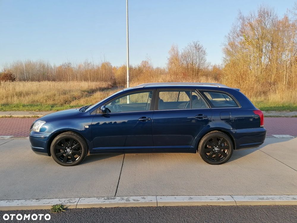 Toyota Avensis 1.8 VVT-i Combi - 1