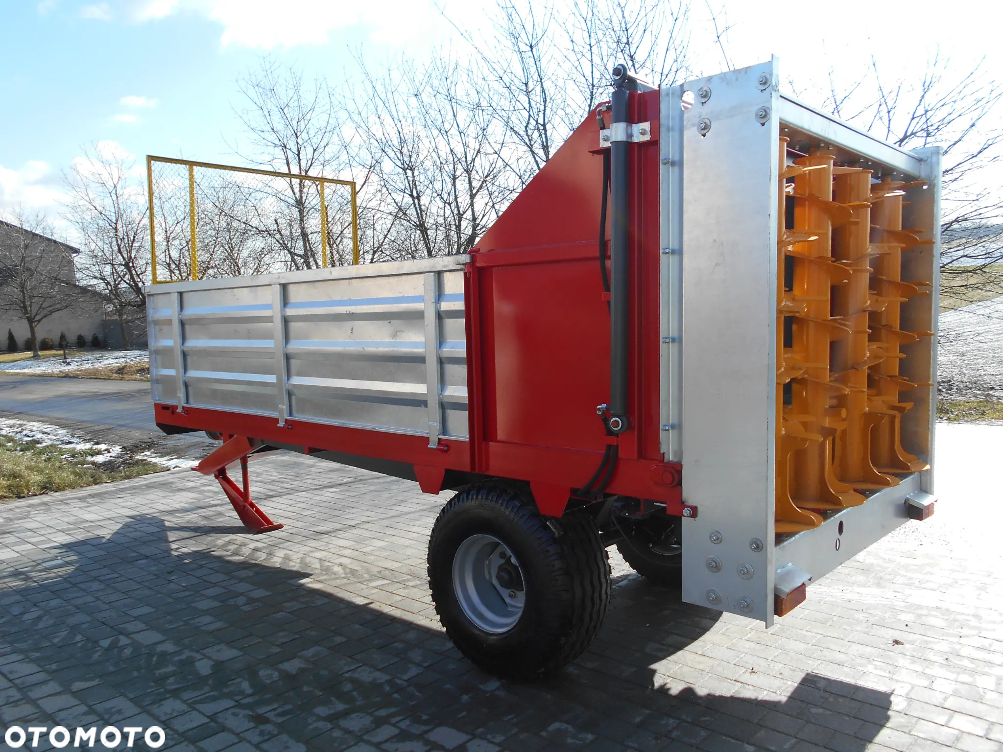 ROZRZUTNIK OBORNIKA/Jolmet/Dostępne pojemności: -Rozrzutnik jednoosiowy: 1,5t -4,5t / -Rozrzutnik tandem: 4,5t / 6t / 8t/ DARMOWY TRANSPORT - 12