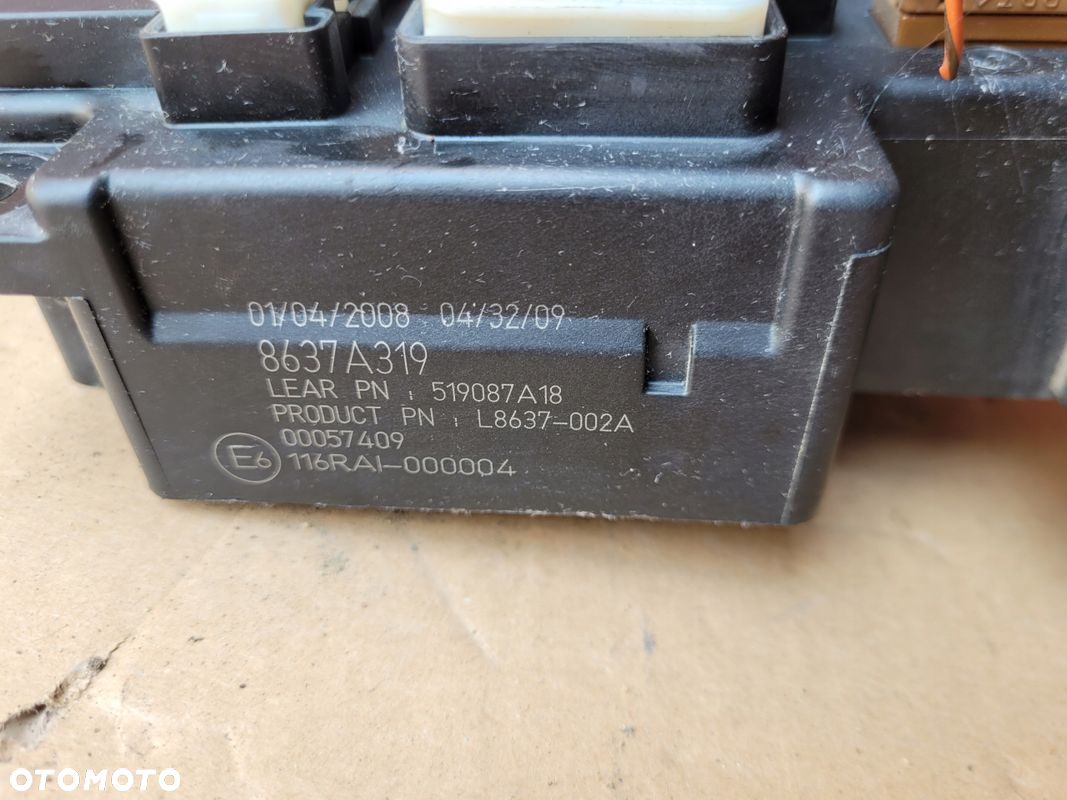 C-CROSSER 4007 2.2 HDI SKRZYNKA BEZPIECZNIKÓW - 3