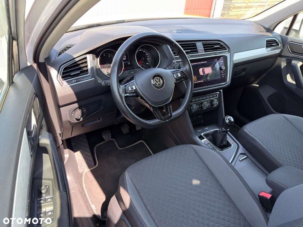 Volkswagen Tiguan - 10