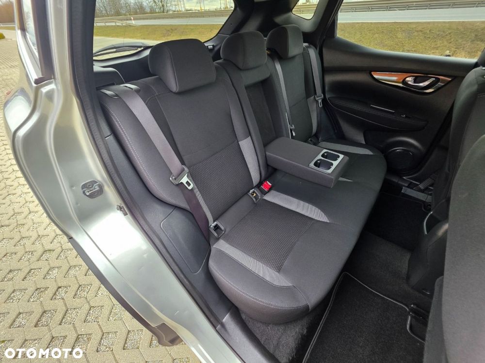 Nissan Qashqai - 25