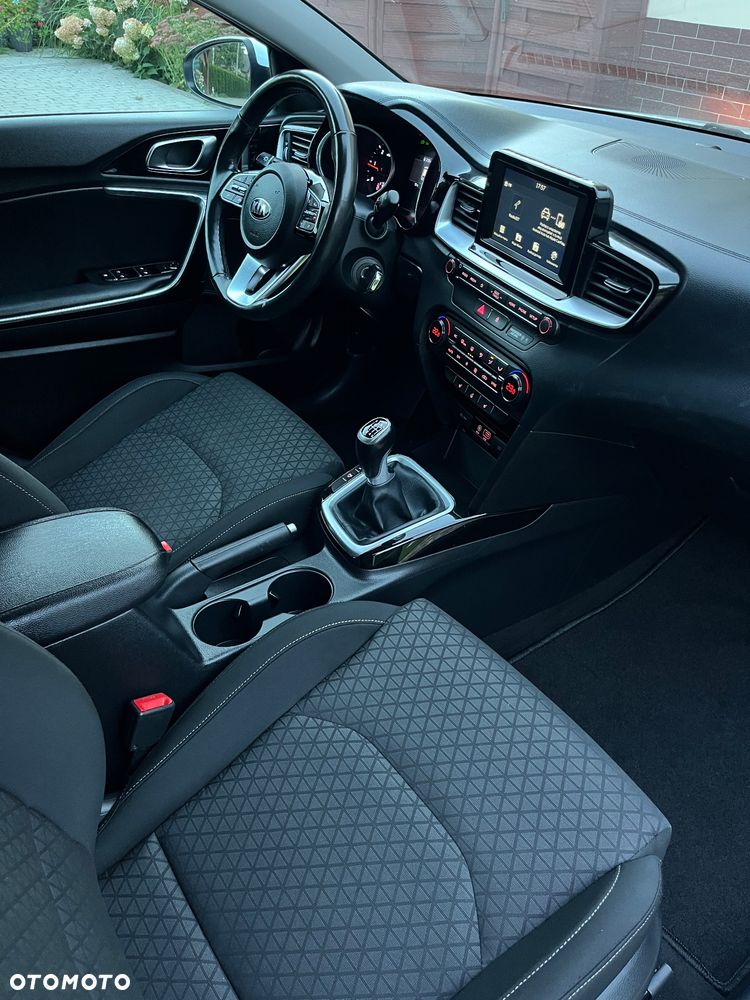 Kia Ceed - 13