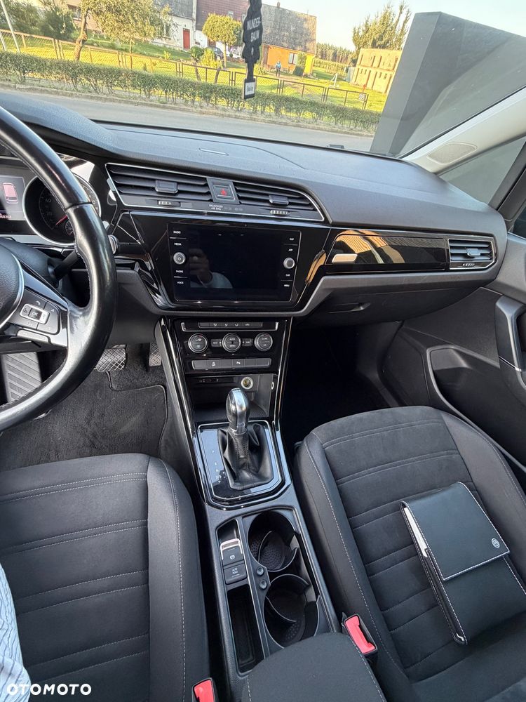 Volkswagen Touran - 14