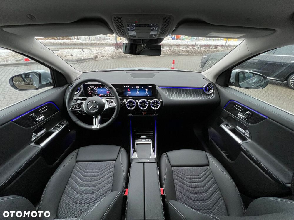 Mercedes-Benz GLA - 12