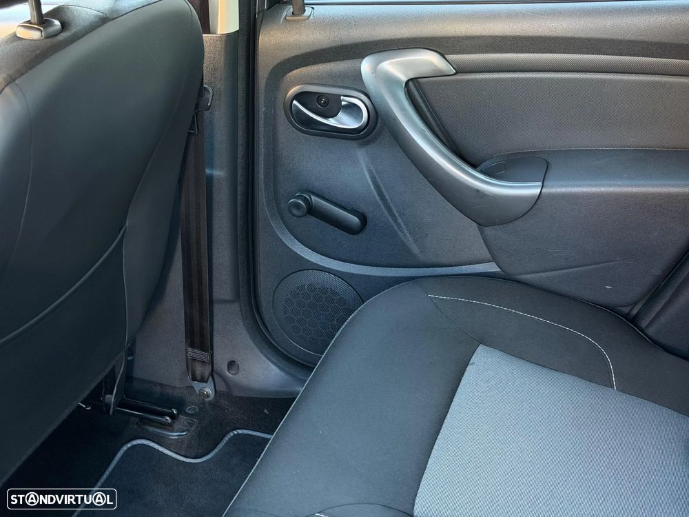 Dacia Duster 1.5 dCi SL Black Shadow - 26