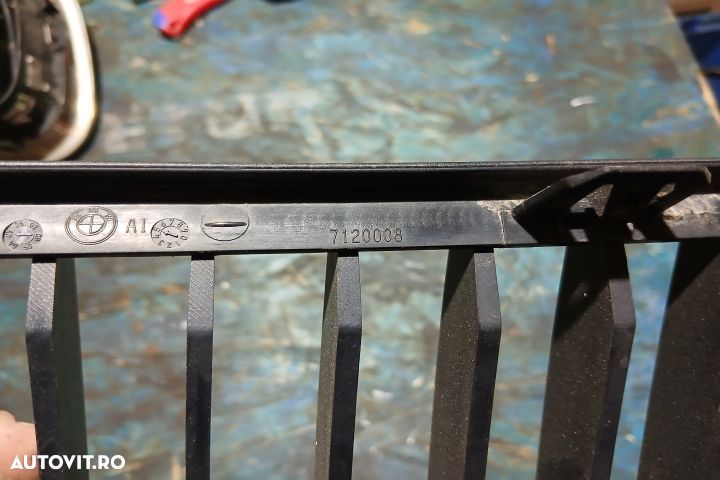 Grila radiator dreapta 7120008 224059-10 7120008 224059-10 BMW Seria - 5