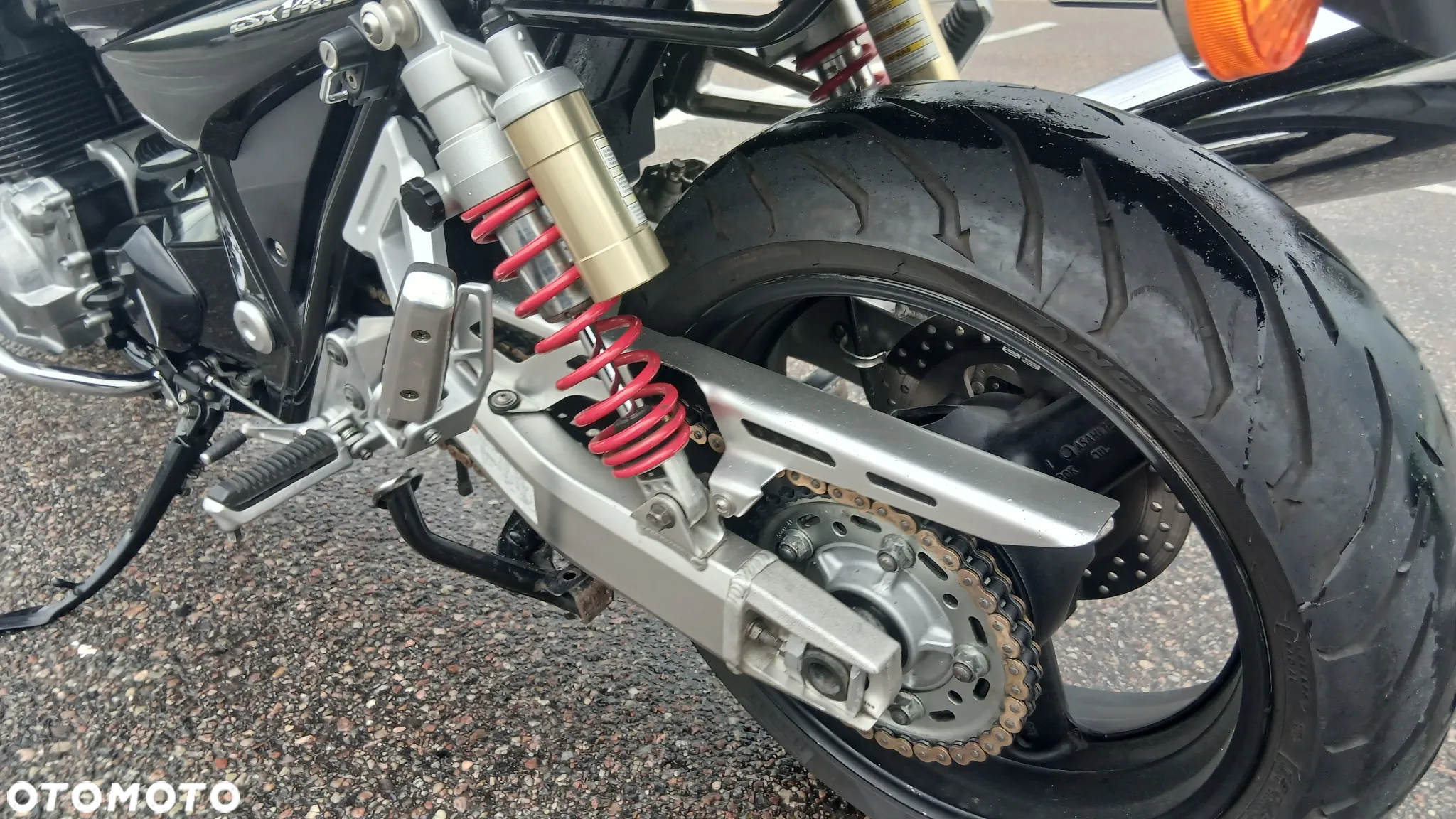 Suzuki GSX - 11