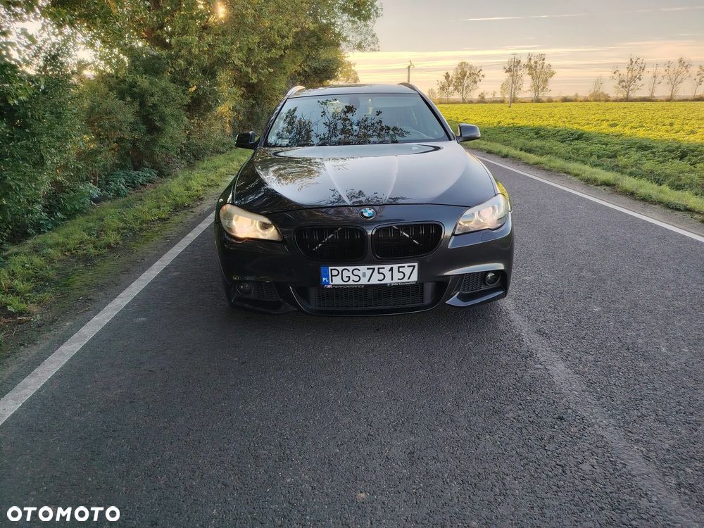 BMW Seria 5 525d xDrive - 2