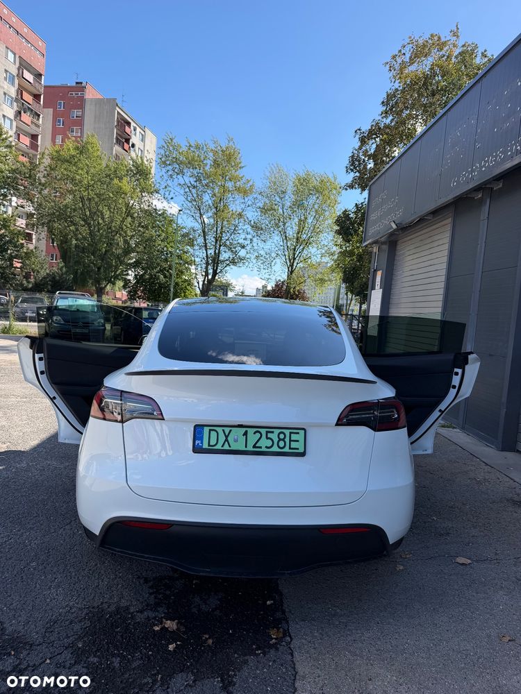 Tesla Model Y Performance AWD - 10