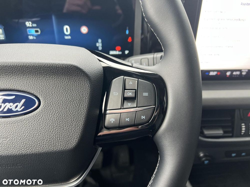 Ford Transit Courier - 30