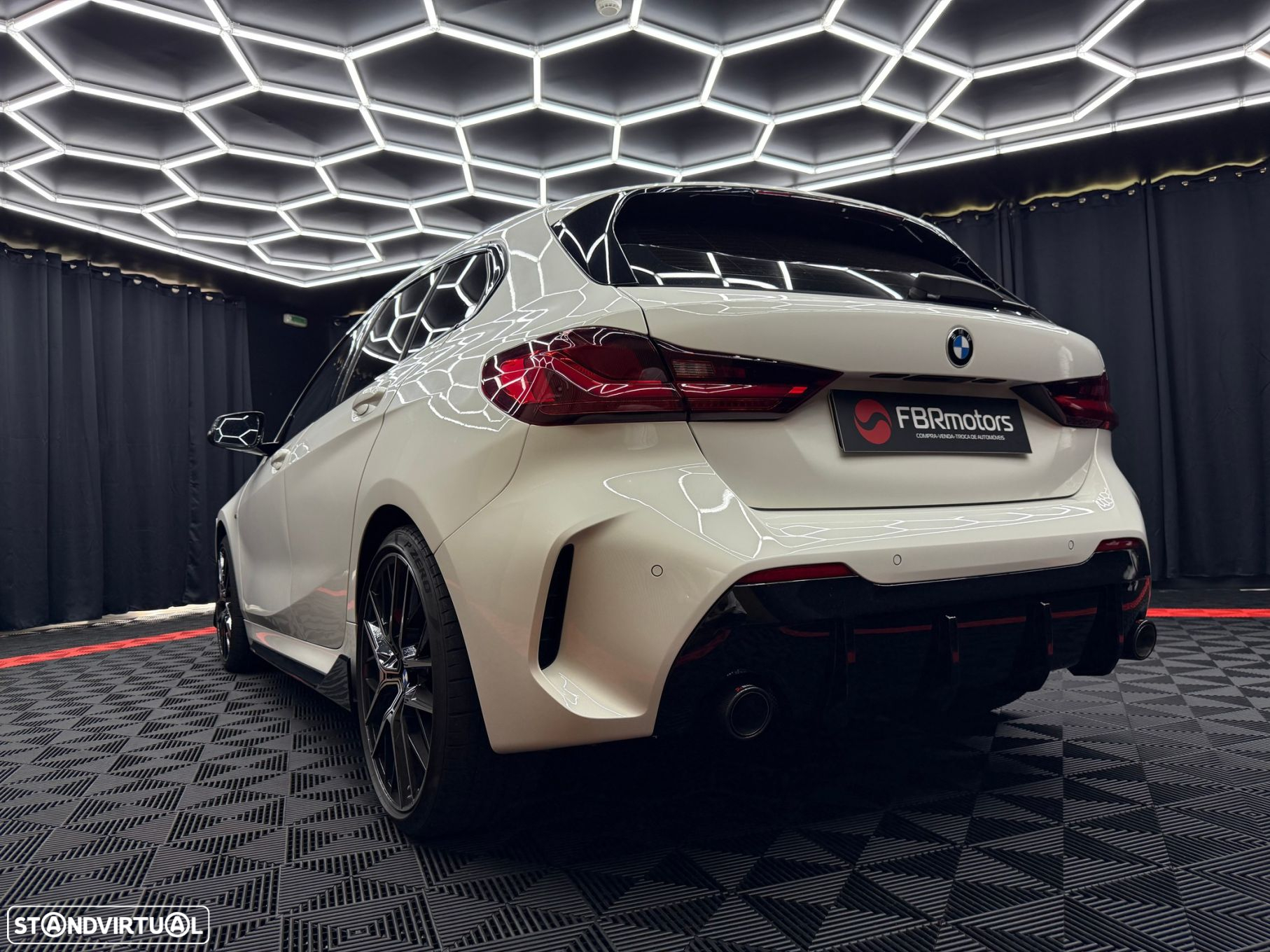 BMW 116 d Pack Desportivo M - 12