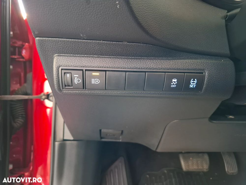 Toyota Corolla Sedan 1.8 HSD Dynamic - 9
