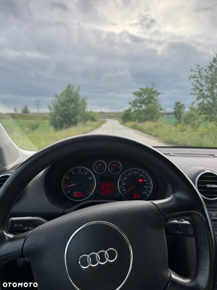 Audi A3 3-drzwiowe 1.6 FSI Ambiente - 12