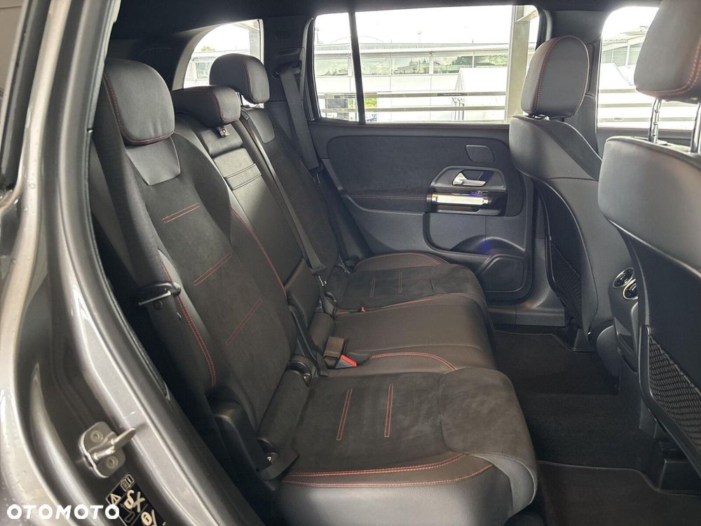 Mercedes-Benz GLB - 21