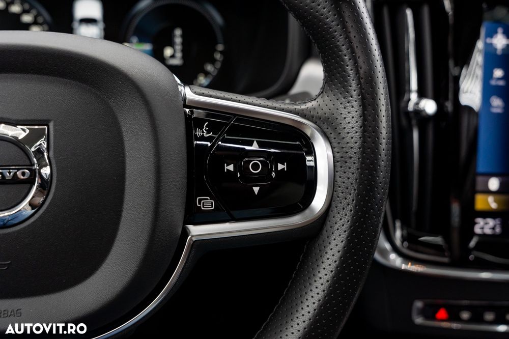 Volvo S90 T8 Twin Engine AWD Geartronic Momentum - 31