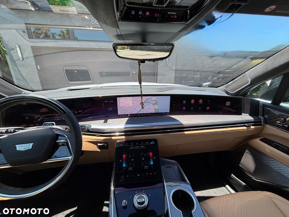 Cadillac Escalade - 8
