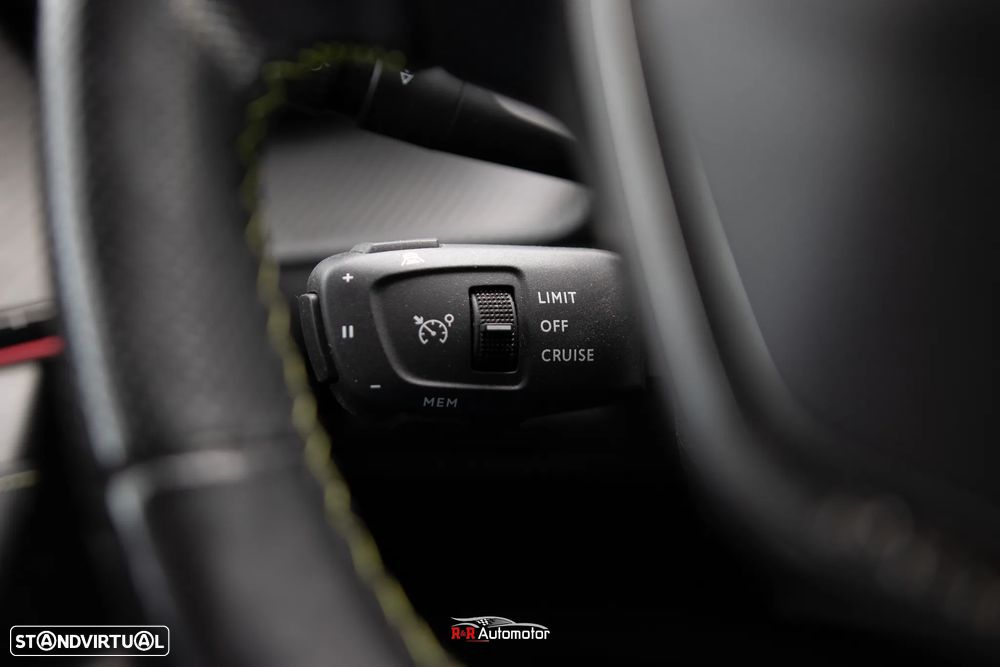 Peugeot e-2008 50 kWh GT - 34