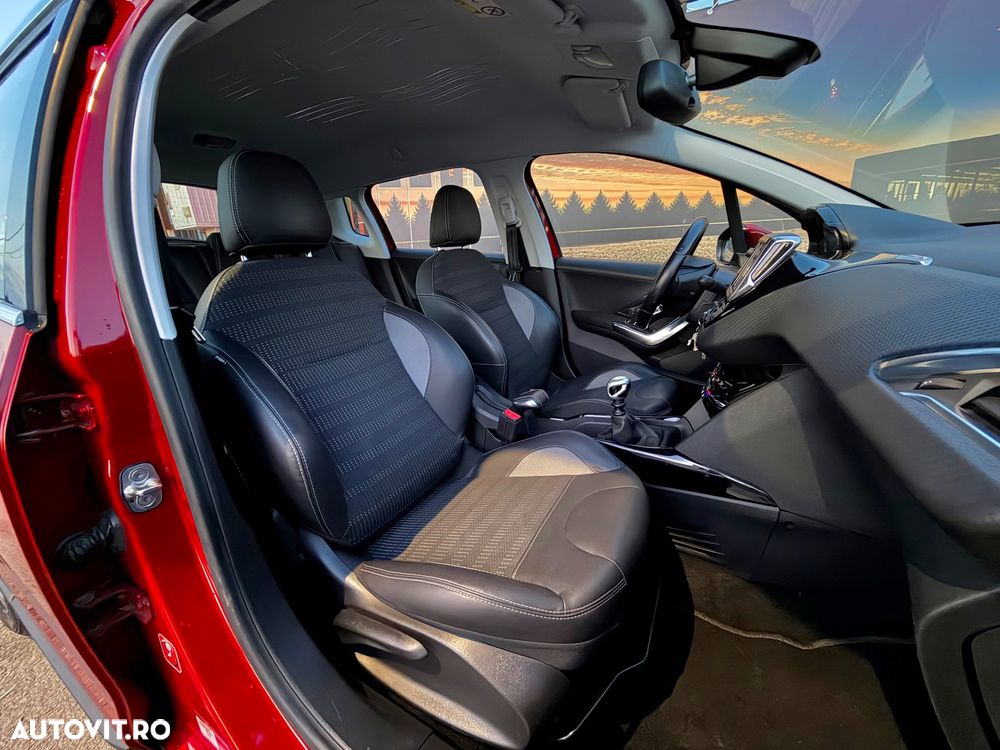 Peugeot 2008 PureTech 130 Stop&Start Allure - 6