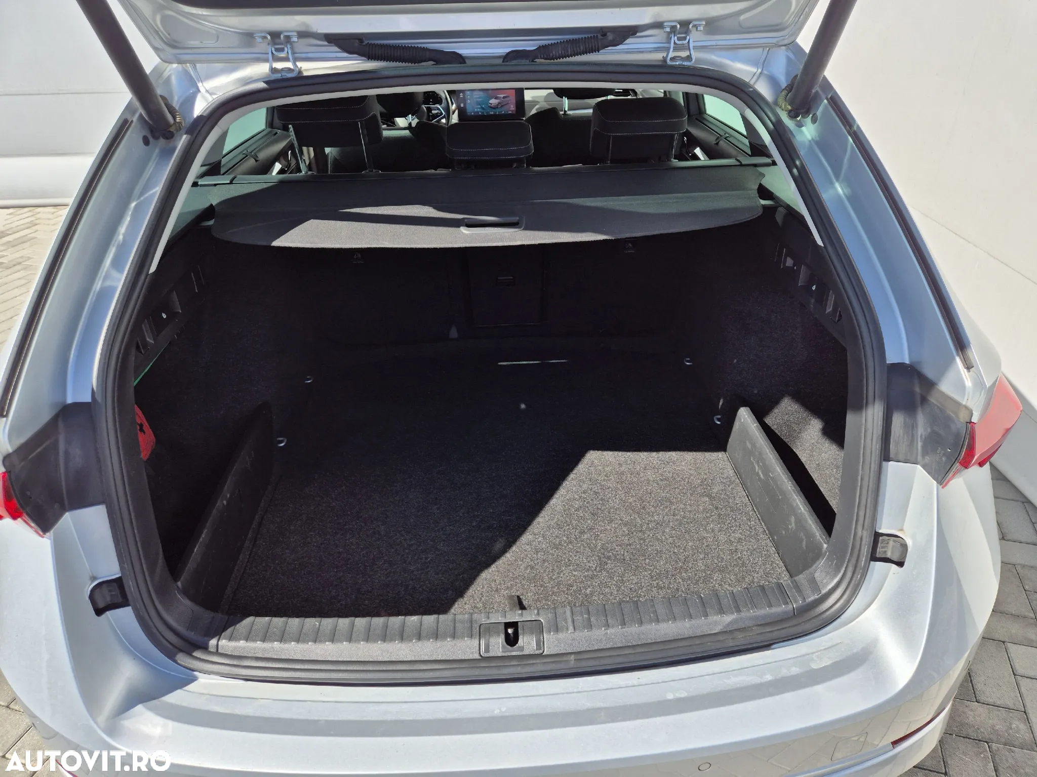 Skoda Octavia Combi 2.0 TDI DSG Style - 33
