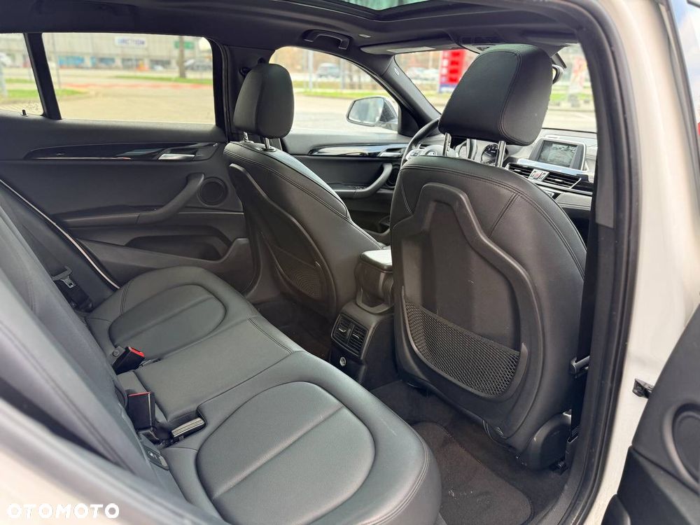 BMW X2 xDrive20i Advantage Plus - 11