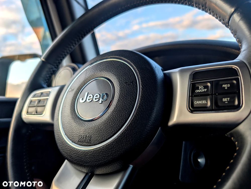 Jeep Wrangler 3.6 Unlim Sahara - 21