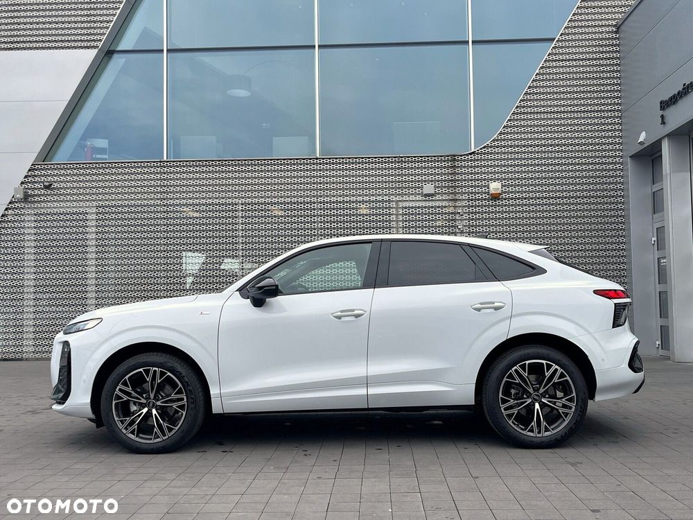 Audi Q3 Sportback - 12