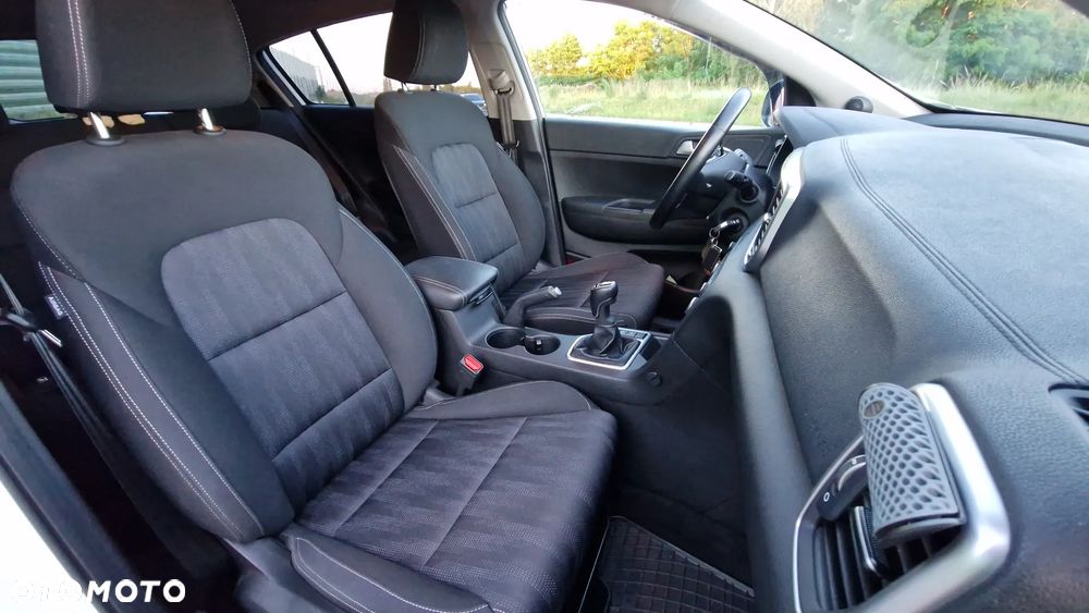 Kia Sportage 1.6 GDI L 2WD - 12