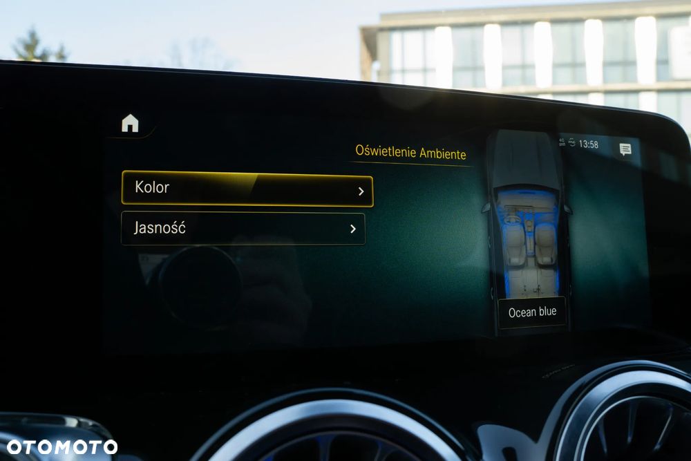 Mercedes-Benz GLB 250 4-Matic 8G-DCT - 32
