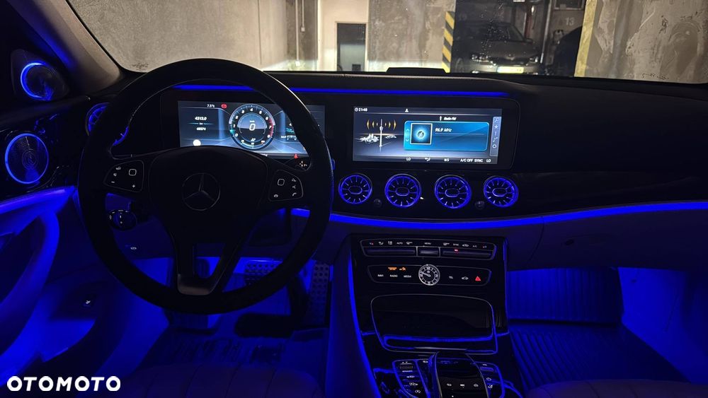 Mercedes-Benz Klasa E 400 4-Matic 9G-TRONIC - 12