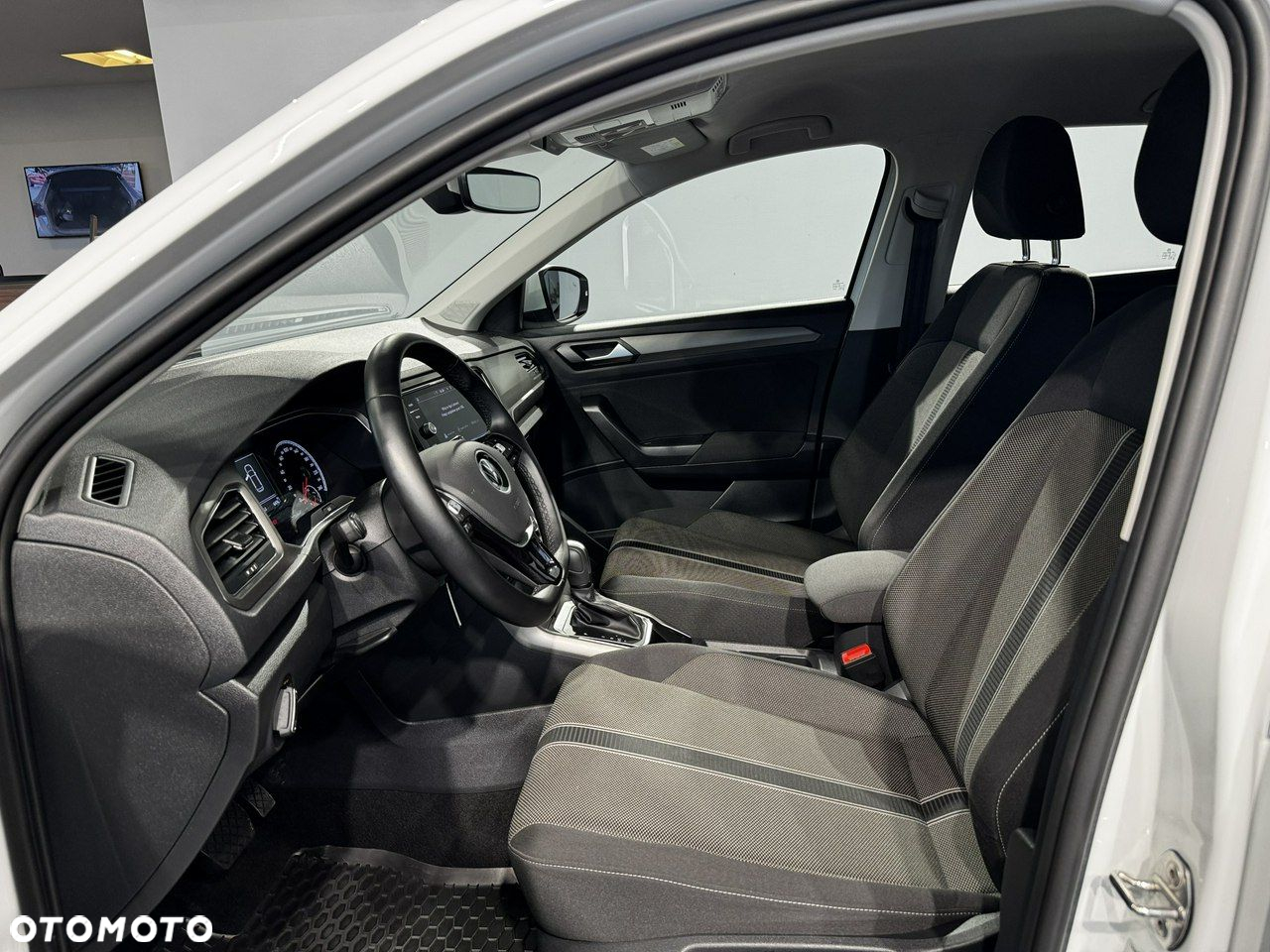 Volkswagen T-Roc - 15