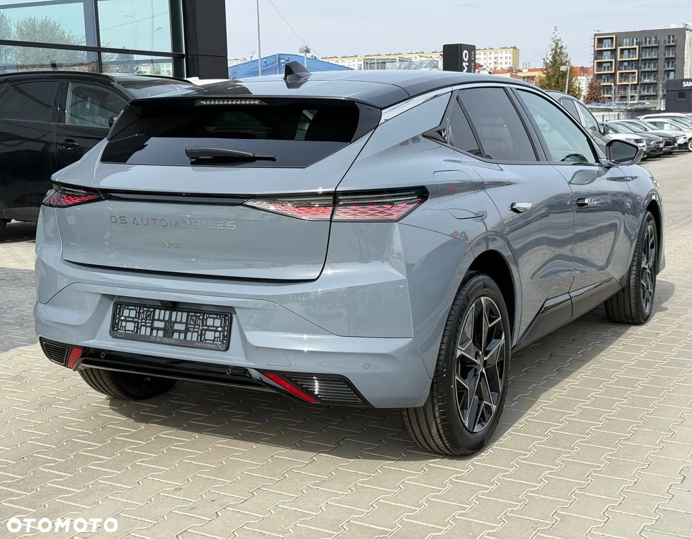 DS Automobiles N°4 1.2 mHEV Pallas eDCS6 - 6