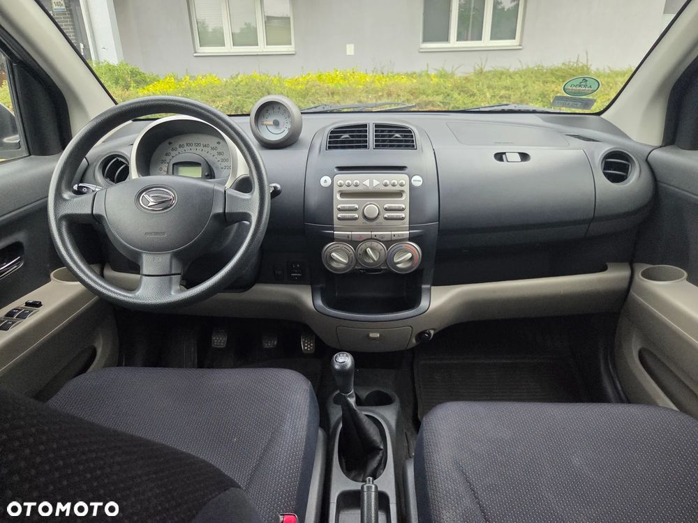 Daihatsu Sirion 1.3 - 6