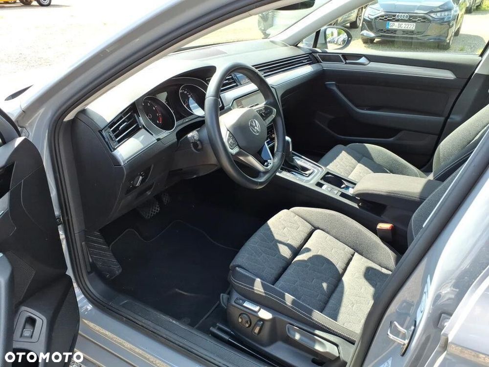 Volkswagen Passat - 6