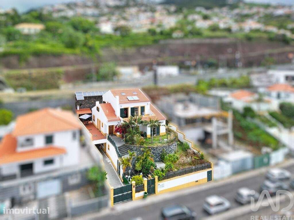 Casa / Villa T5 em Funchal (Santa Maria Maior) de 244 m2 - Grande imagem: 2/33