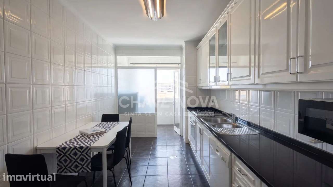 JD - Apartamento T1+1 Último Piso, Lugar Garagem, Canidelo. Mobilado - Grande imagem: 3/22