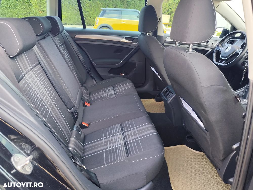 Volkswagen Golf 1.6 TDI BlueMotion Technology Lounge - 12