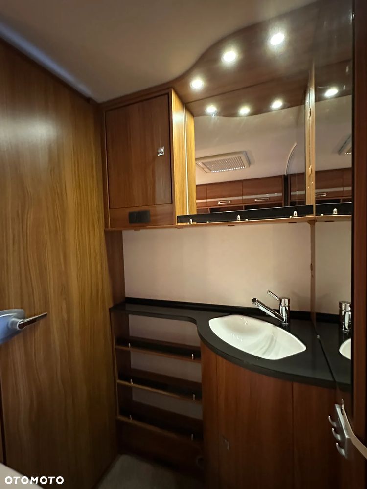Dethleffs 550 NOMAD z przedsionkiem Isabella i łóżkami piętrowymi. - 35