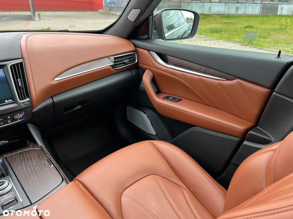 Maserati Levante Q4 GranLusso - 15