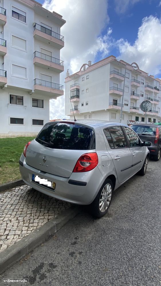 Renault Clio 1.5 dCi Dynamique S - 4