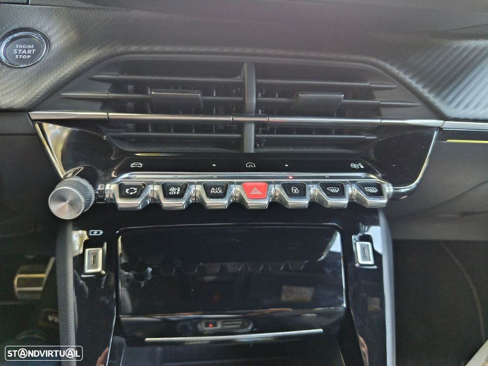 Peugeot 2008 1.2 PureTech GT EAT8 - 13