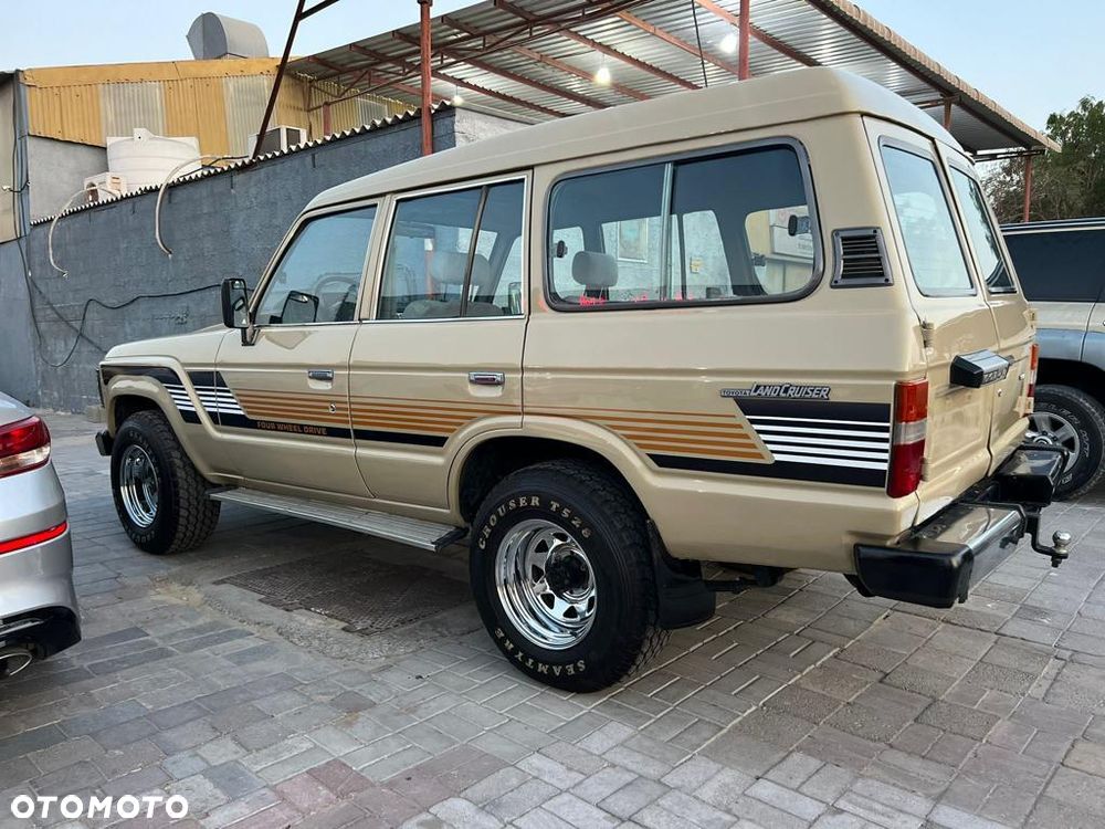 Toyota Land Cruiser RJ70 - 13