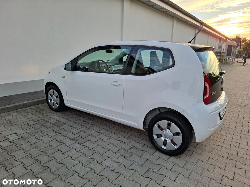 Volkswagen up! United - 17