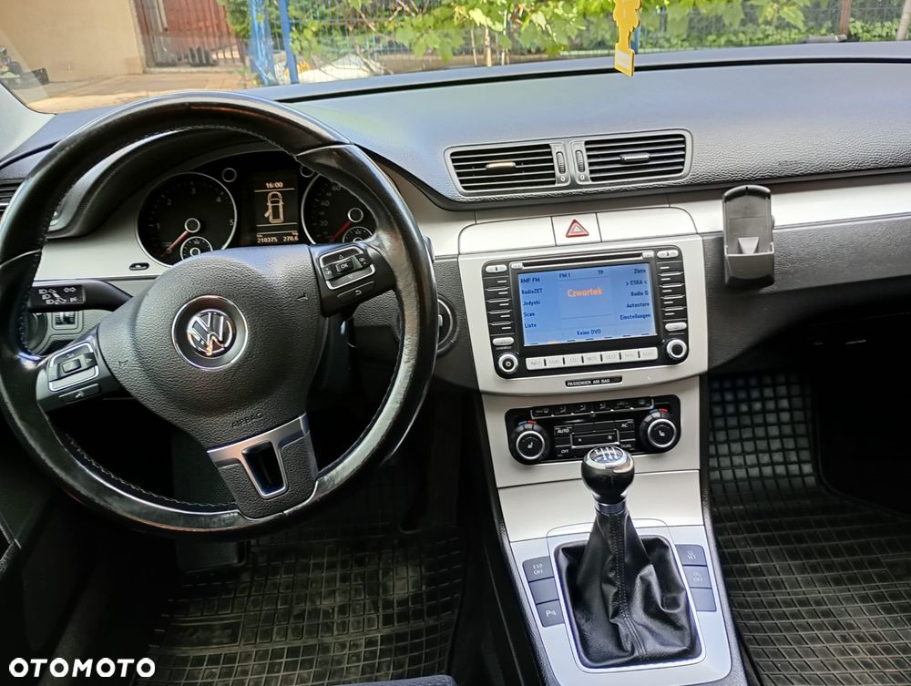 Volkswagen Passat 2.0 TDI Highline - 9