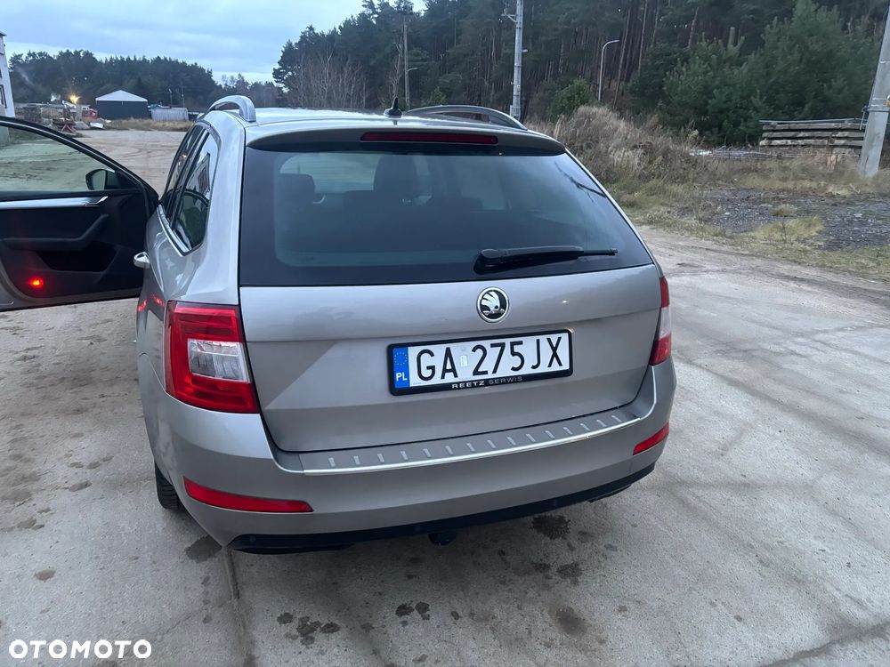 Skoda Octavia 2.0 TDI Edition DSG - 6