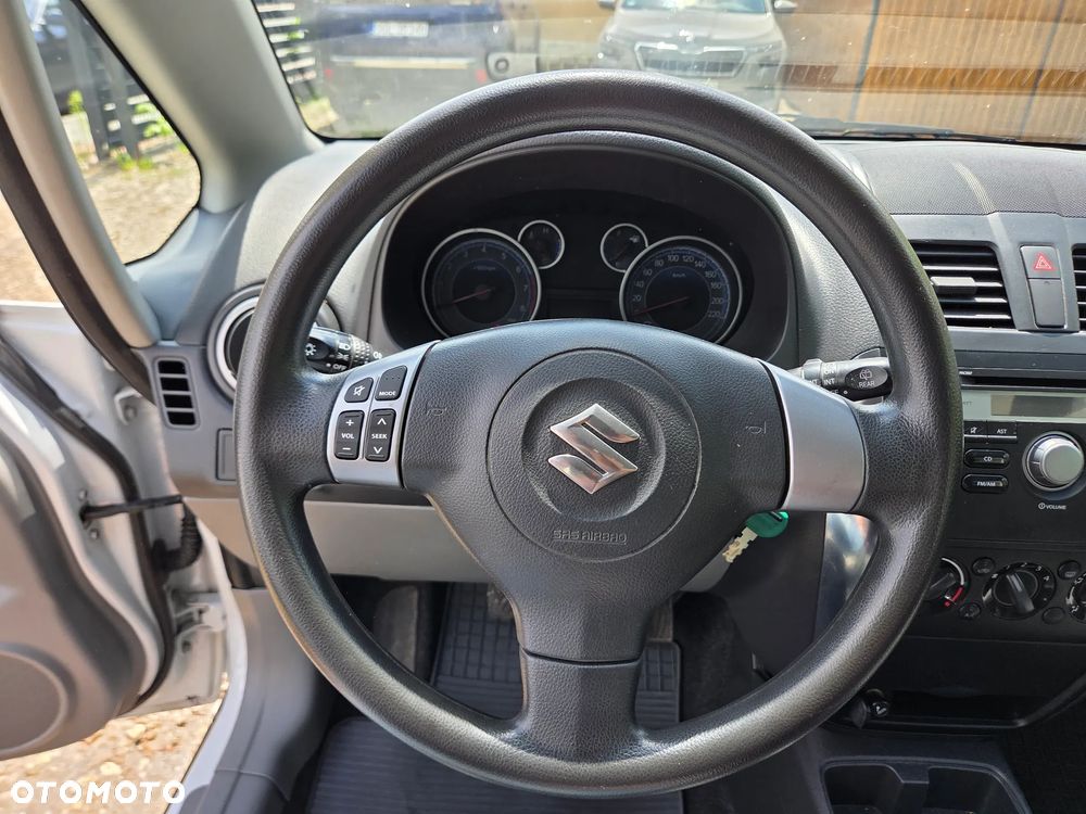 Suzuki SX4 1.5 Comfort - 11