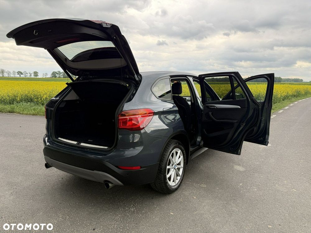 BMW X1 xDrive20i Advantage - 27
