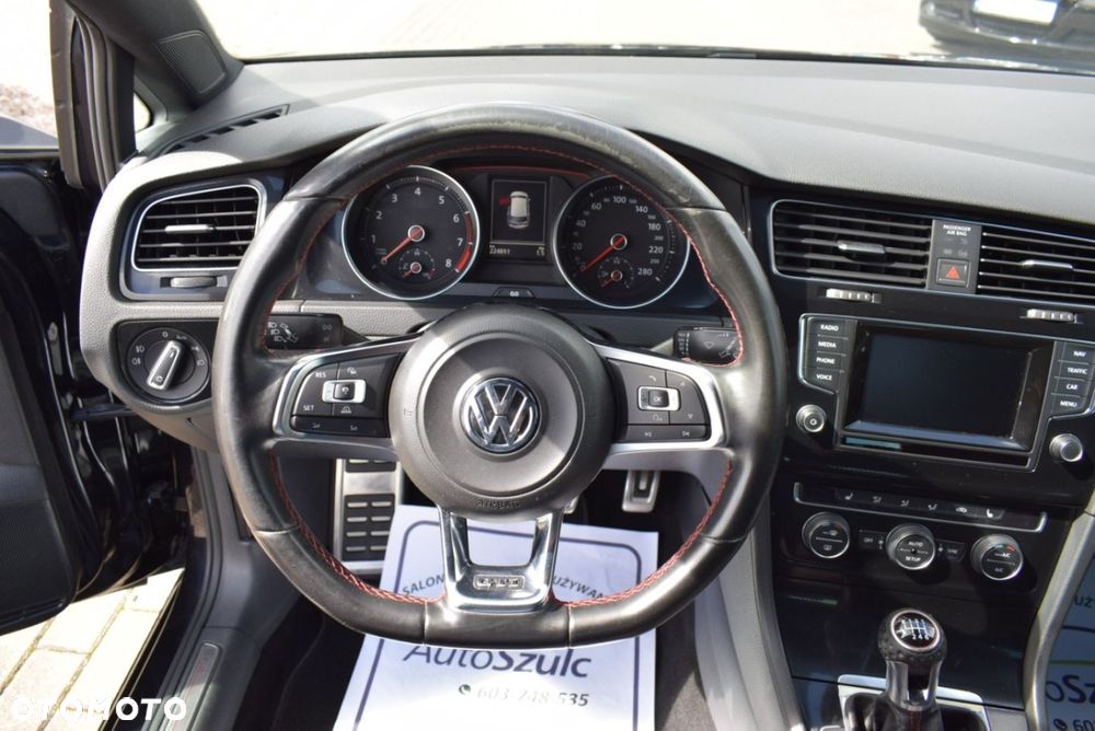 Volkswagen Golf - 27