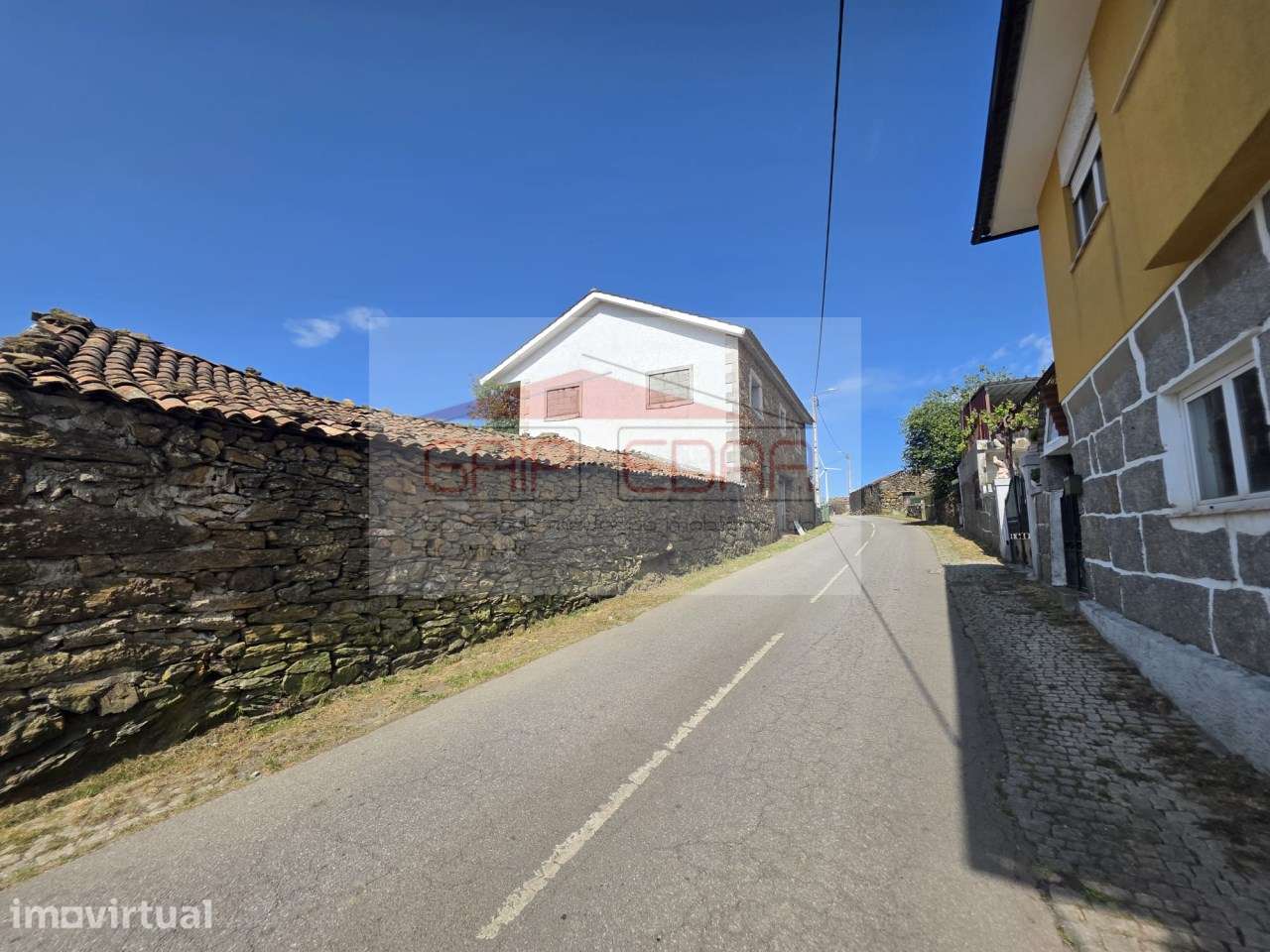 Moradia inacabada em Tinhela de Baixo Bornes Aguiar - Grande imagem: 2/6
