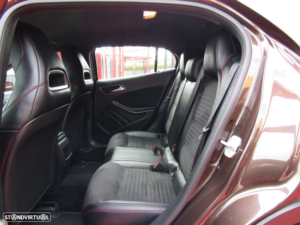 Mercedes-Benz GLA 180 (CDI) d 7G-DCT AMG Line - 19