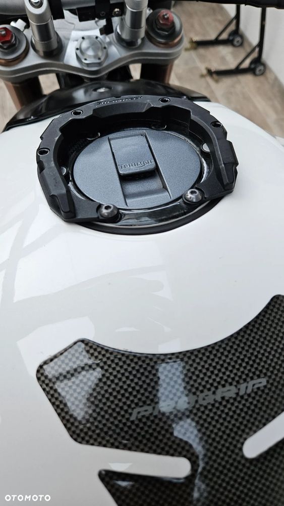 Triumph Speed Triple - 20